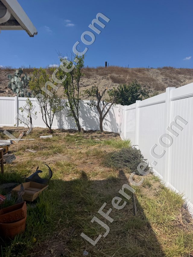 6FT White Vinyl Privacy Fence