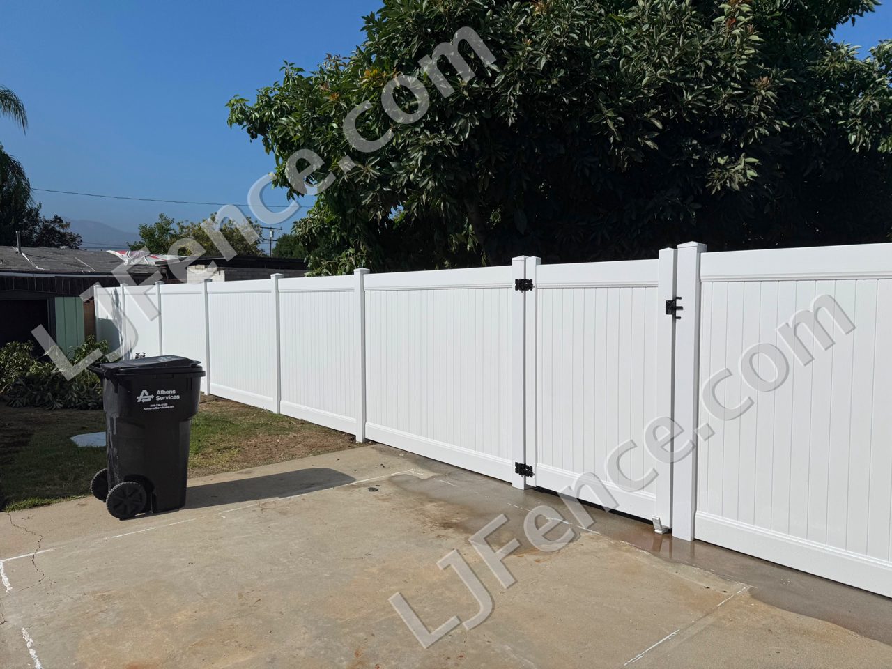 6FT White Vinyl Privacy Fence
