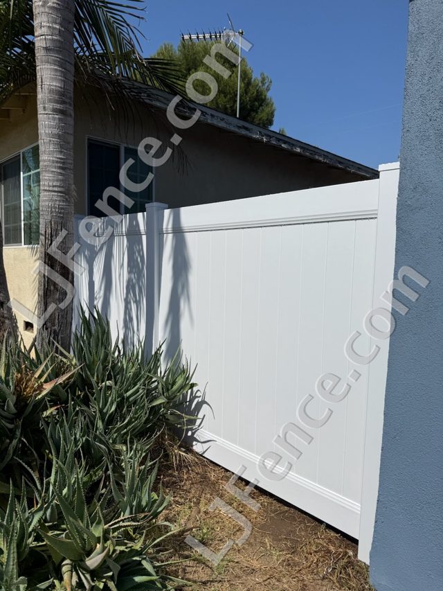 6FT White Vinyl Privacy Fence