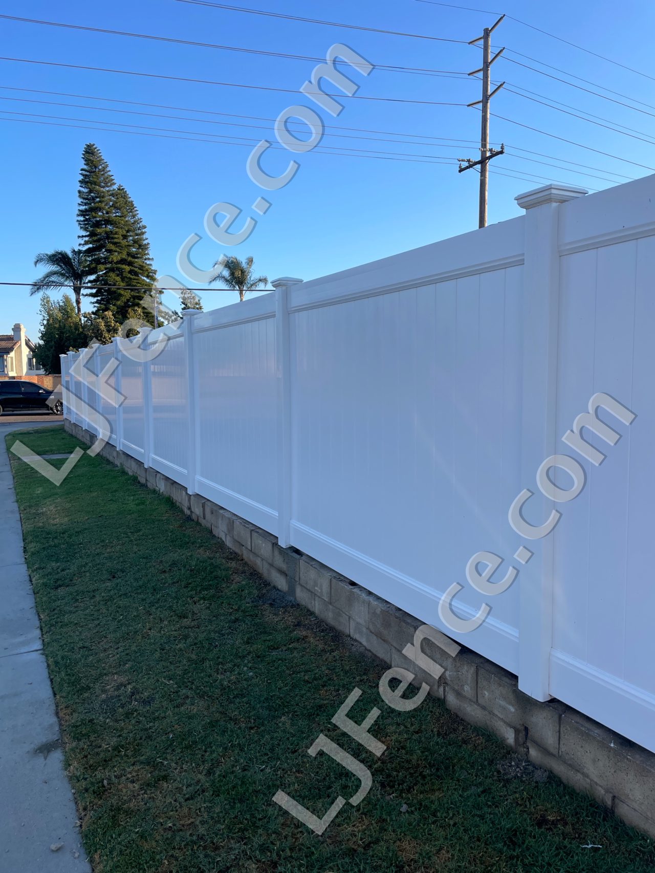 6FT White Vinyl Privacy Fence
