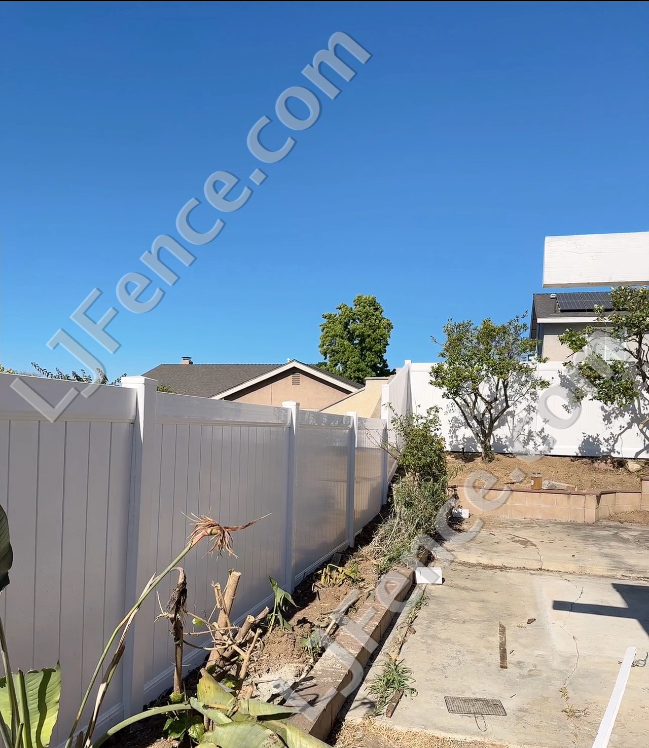 6FT White Vinyl Privacy Fence