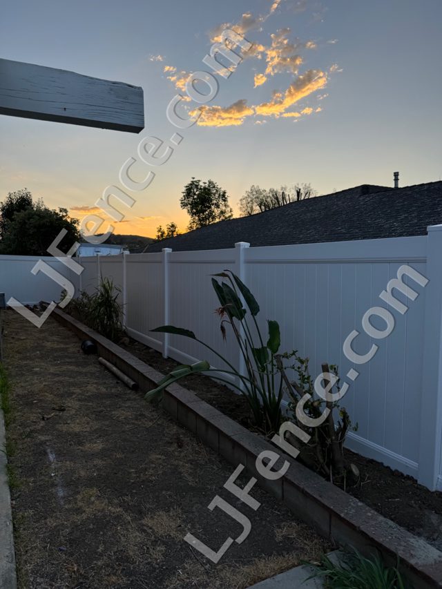 6FT White Vinyl Privacy Fence