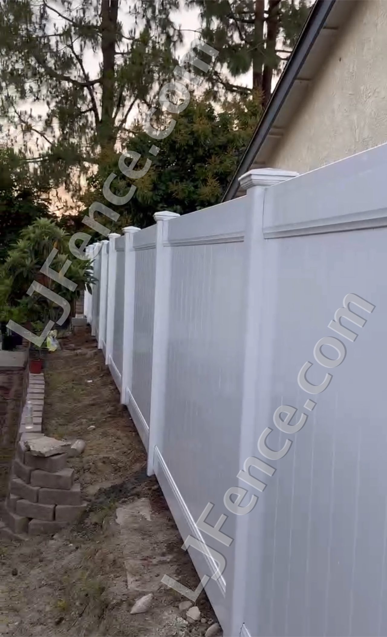 6FT White Vinyl Privacy Fence