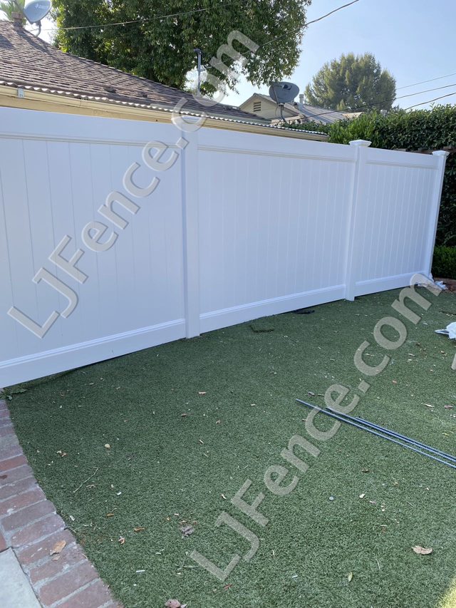 6FT White Vinyl Privacy Fence
