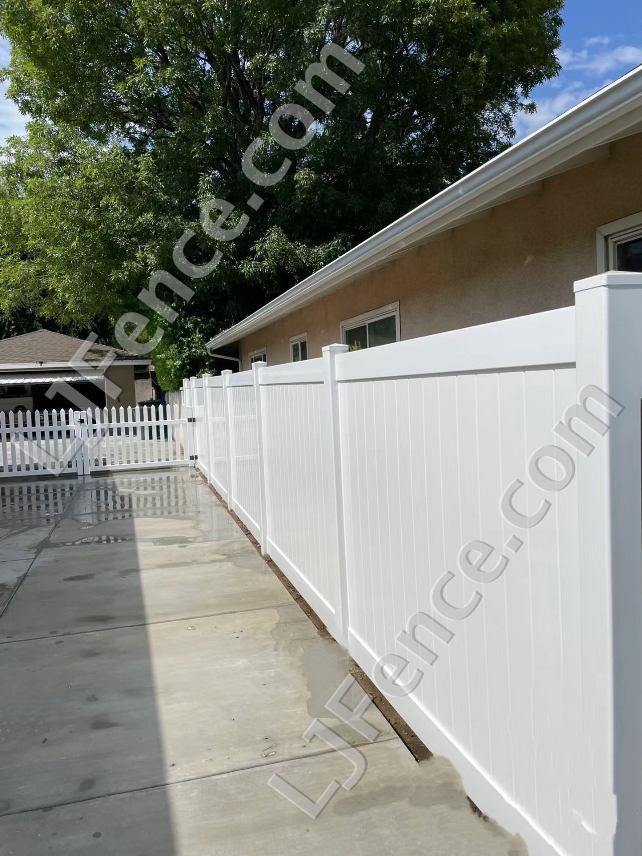 6FT White Vinyl Privacy Fence