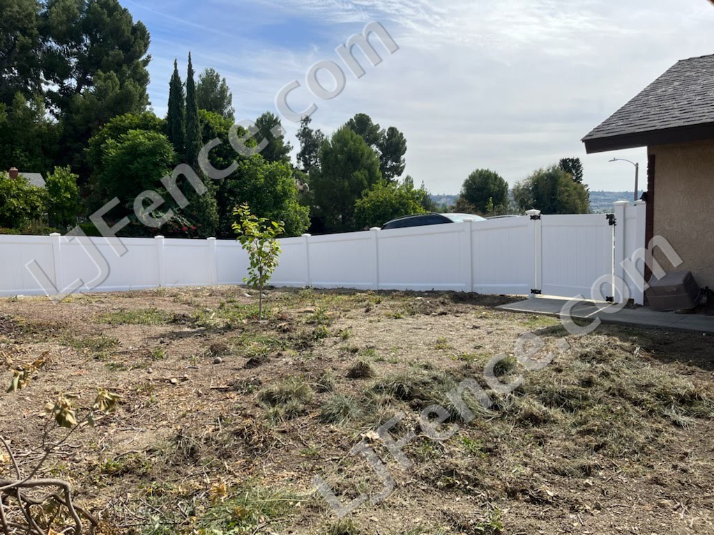 6FT White Vinyl Privacy Fence