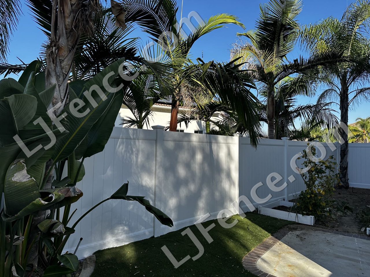 6FT White Vinyl Privacy Fence