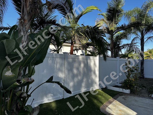 6FT White Vinyl Privacy Fence