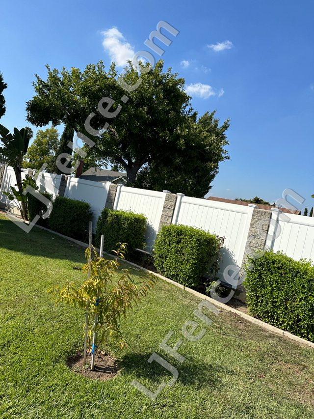 6FT White Vinyl Privacy Fence