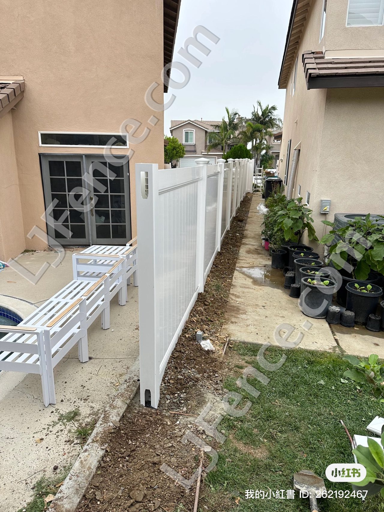 6FT White Vinyl Privacy Fence