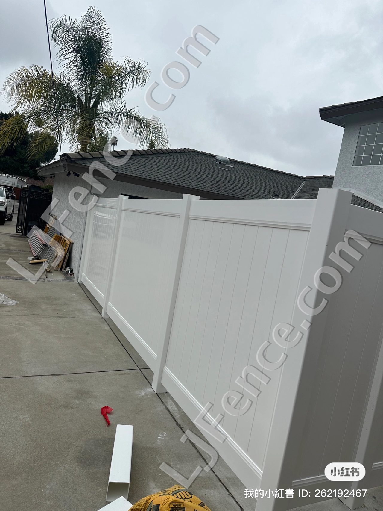 6FT White Vinyl Privacy Fence