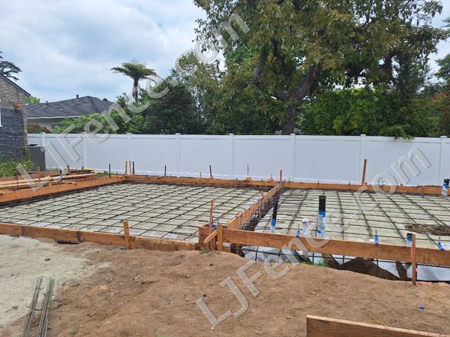 6FT White Vinyl Privacy Fence