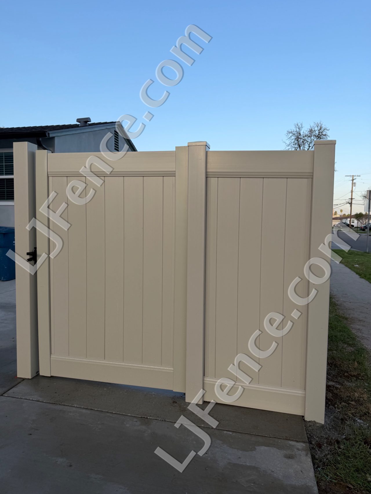 6FT Tan Vinyl Privacy Fence