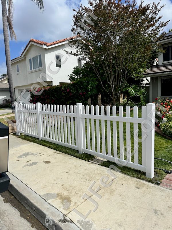 4FT White Open Picket Fence
