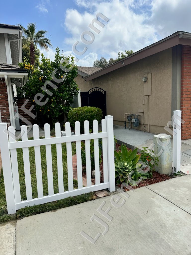 4FT White Open Picket Fence