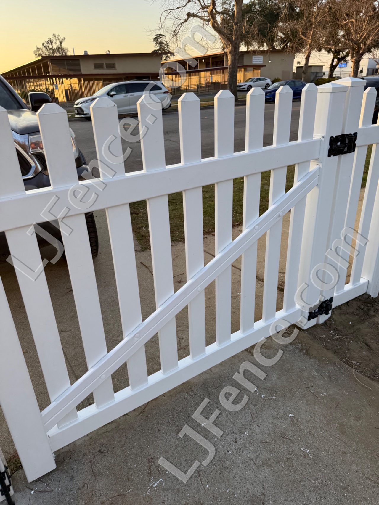 4FT White Open Picket Fence