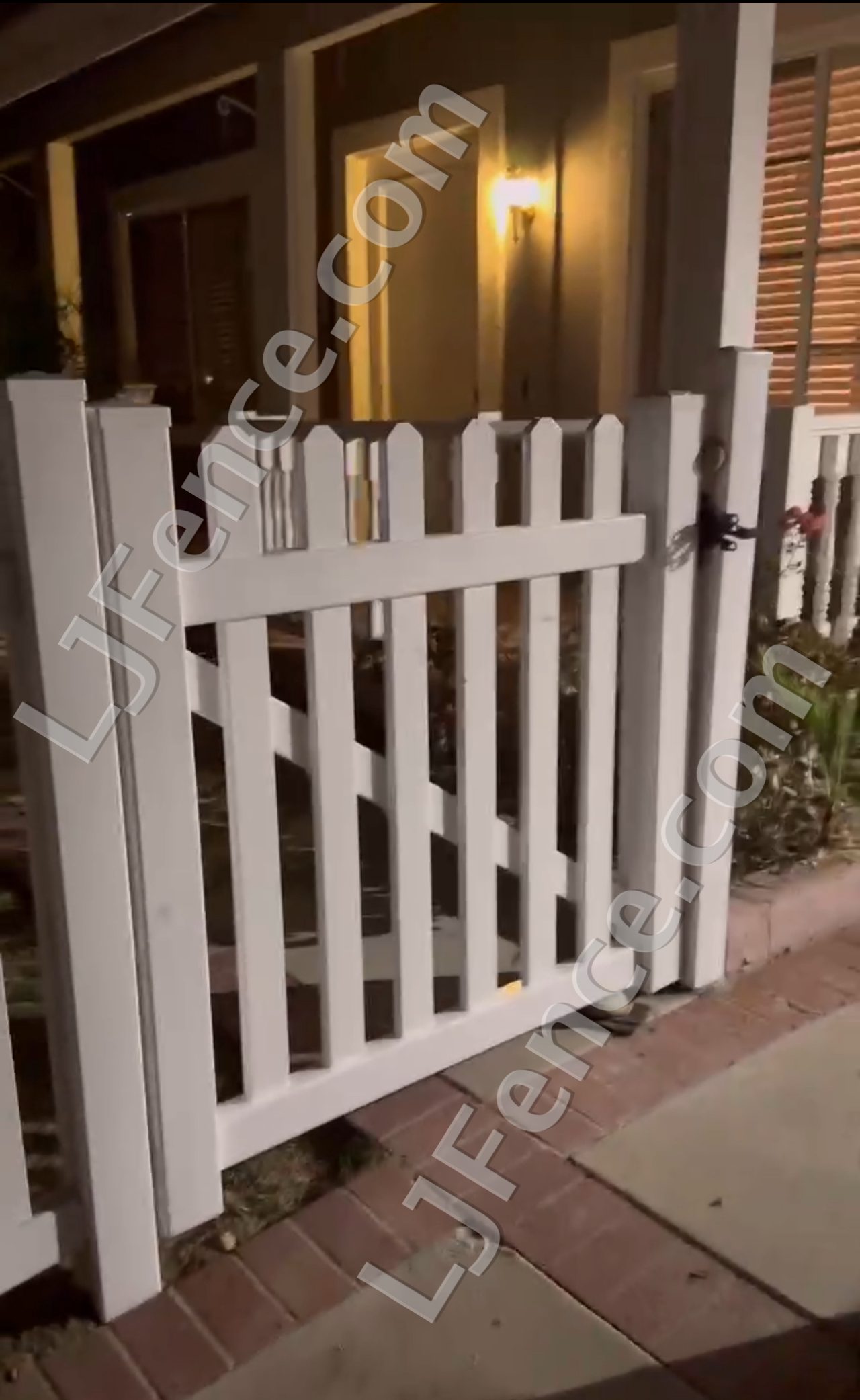 4FT White Open Picket Fence