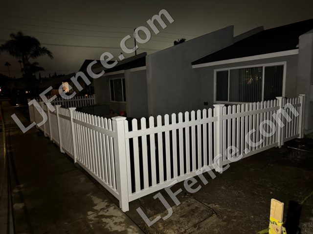 4FT White Open Picket Fence
