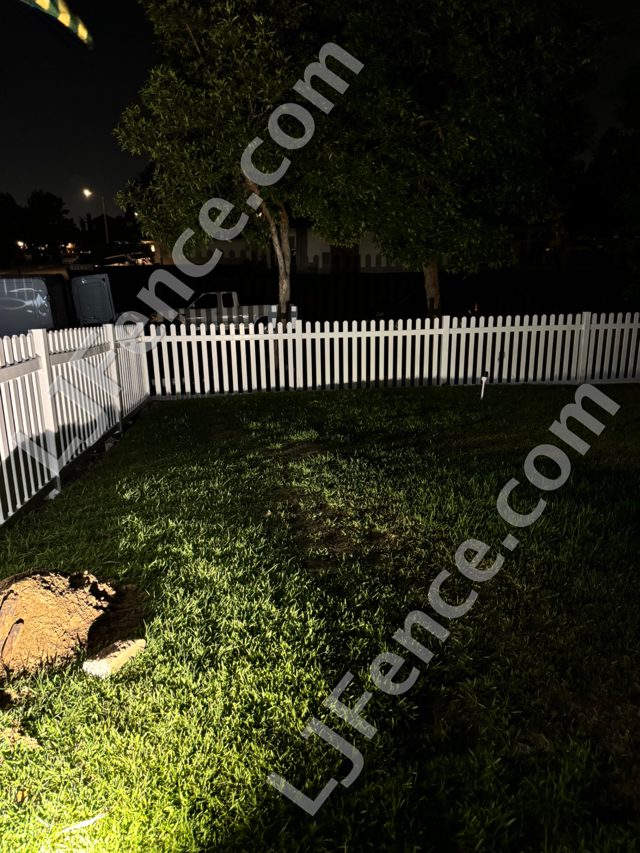 4FT White Open Picket Fence