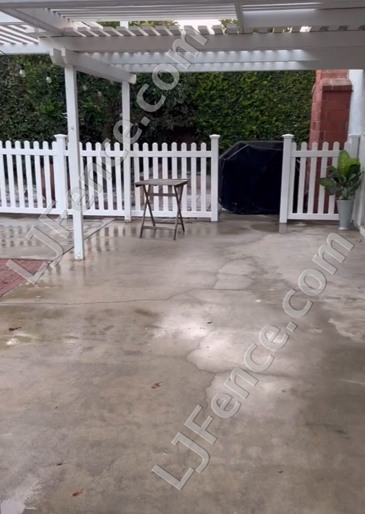 4FT White Open Picket Fence