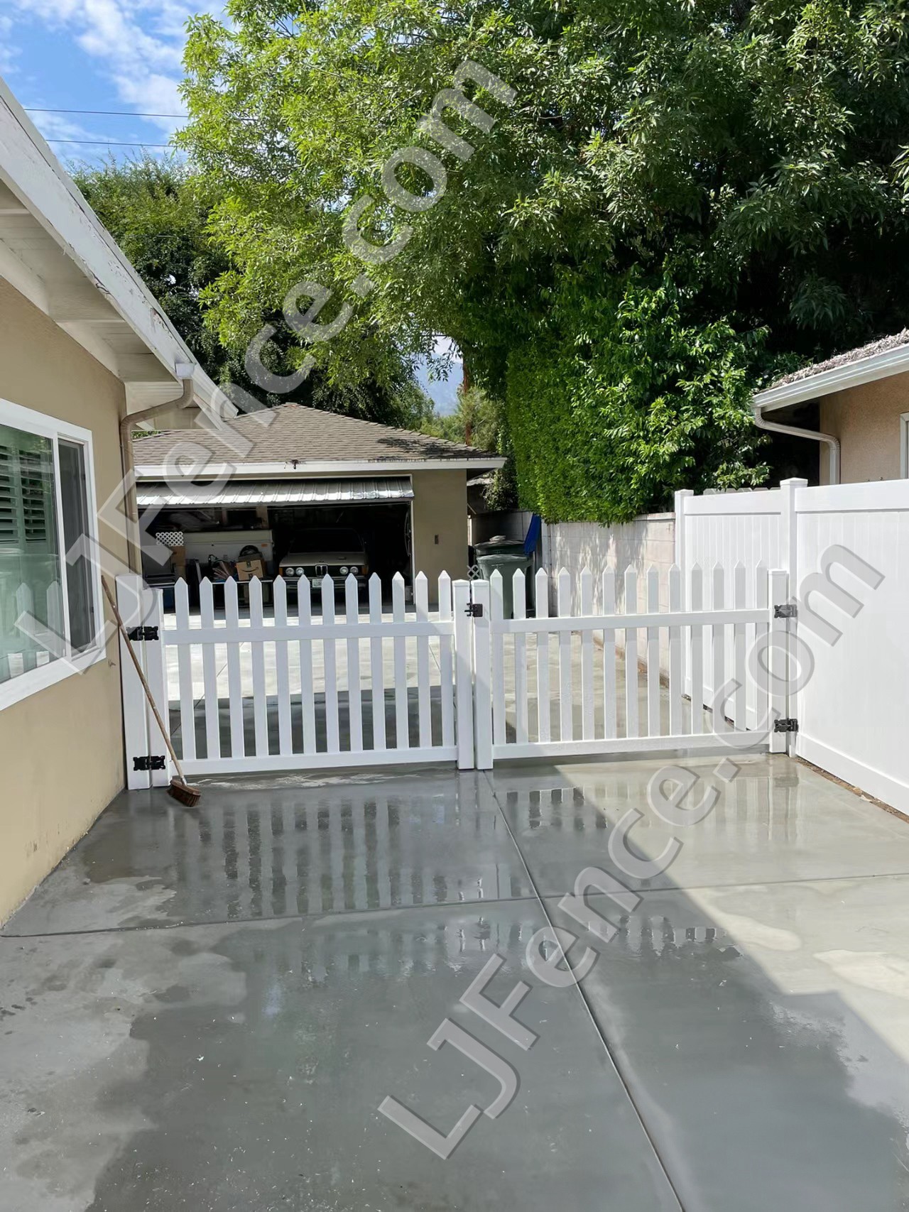 4FT White Open Picket Fence