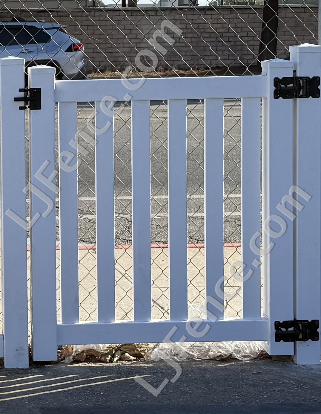4FT White Flat Top Picket Fence