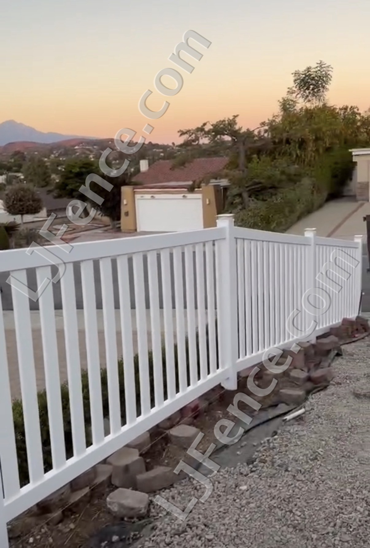 4FT White Flat Top Picket Fence
