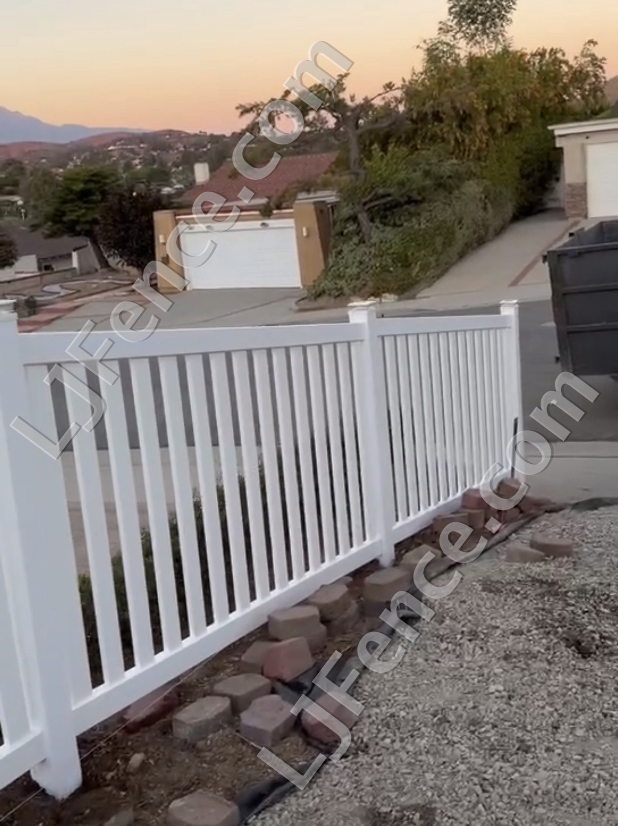 4FT White Flat Top Picket Fence