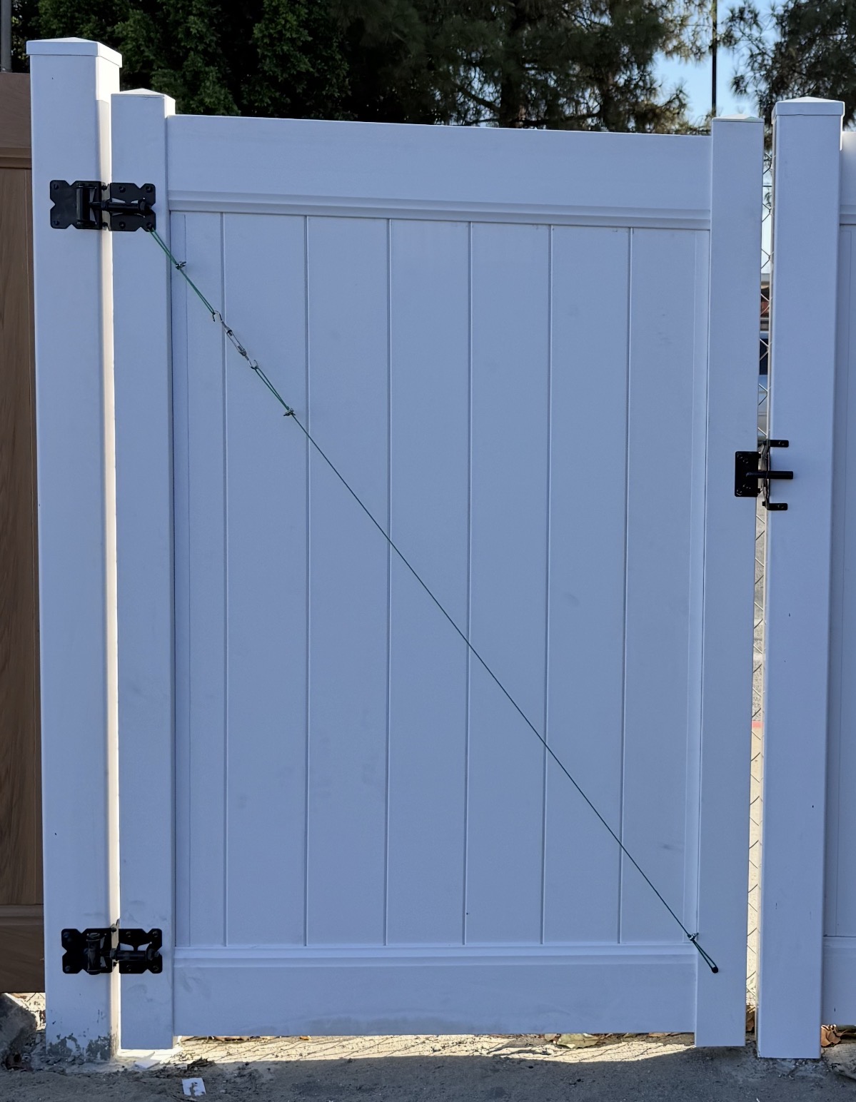2.5X4 White door(6ftx4ft)